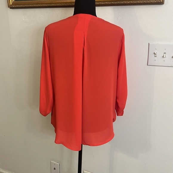 Lush Elegant and Beautifully Designed Lightweight Blouse, Sz. S. - Picture 6 of 11